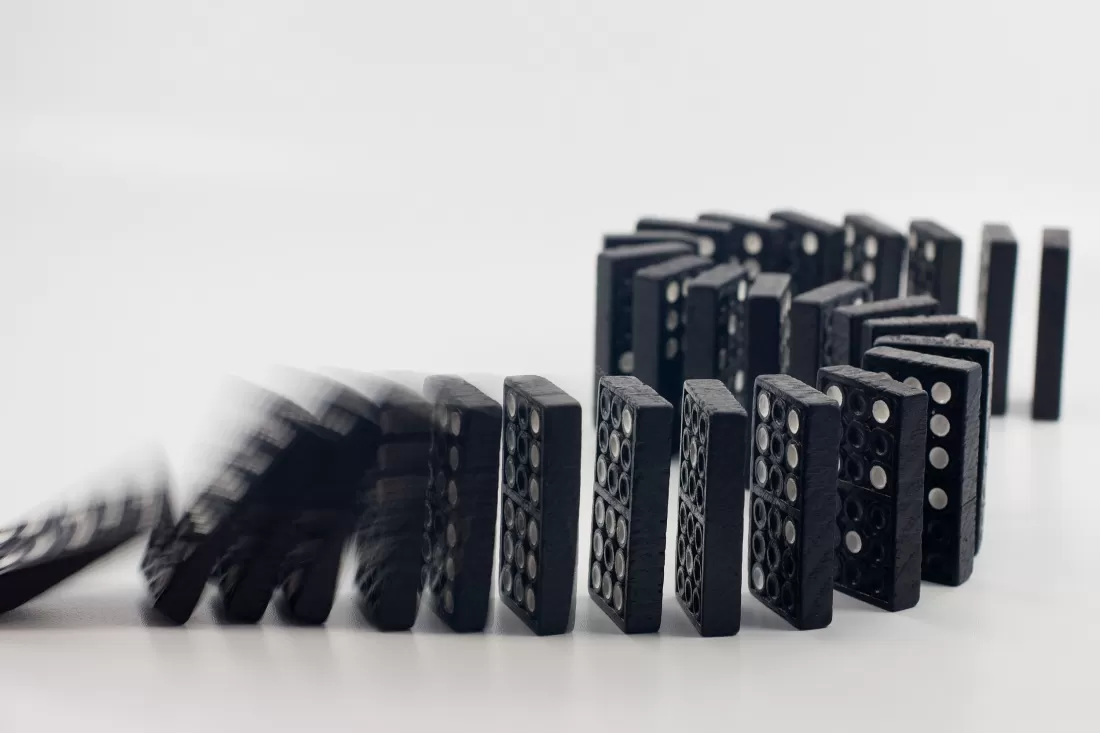 Domino_AdobeStock_14600353
